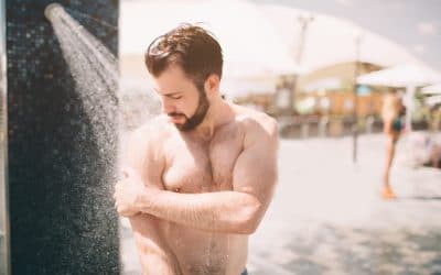 مع حلول فصل الصيف، هل الاستحمام اليومي مفيد أم مضرّ؟